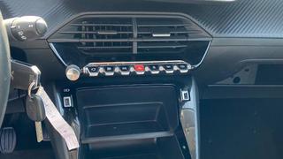 Peugeot 208  - photo 3