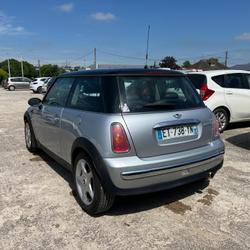 Mini Cooper Cooper 1.6i - 115 Laval