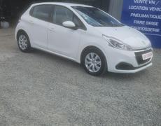 Peugeot 208 - Active  1.6 BlueHDi 100ch BVM5 - 6 900 €