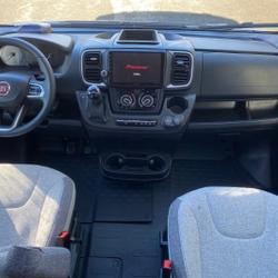 Profile Knaus Weinsberg Knaus Weinsberg SKY WAVE 650 MF 60 YEARS 2.2 Multijet 180 ch BVA Saint-Fulgent