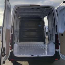 Nissan Interstar N-CONNECTA 3T5 L2H2 2.0 DCI 130 Thouar&eacute;-sur-Loire