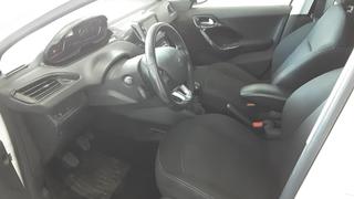 Peugeot 208  - photo 3