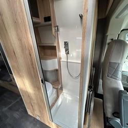 Fourgon MEGA MOBIL MEGA MOBIL 180CH Qu&eacute;dillac