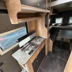 Fourgon MEGA MOBIL MEGA MOBIL 180CH Qu&eacute;dillac