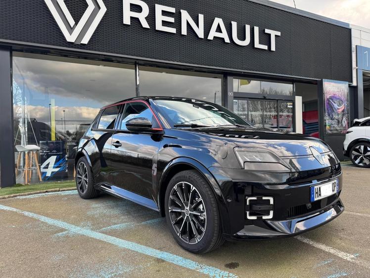 Renault R5 E-Tech  - 29 990 €