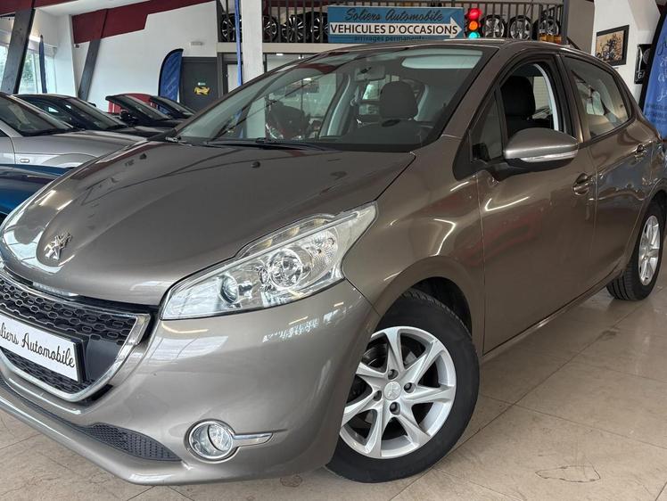Peugeot 208  - 7 495 €