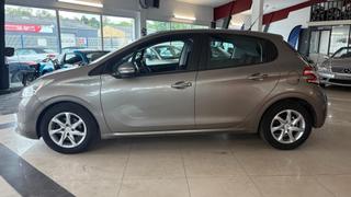 Peugeot 208  - photo 2