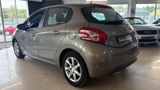 Peugeot 208  - photo 4