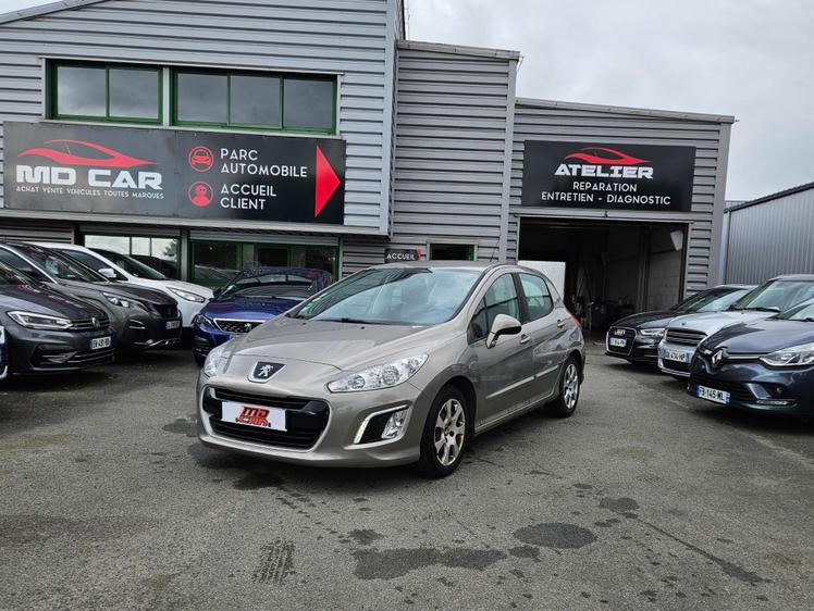 Peugeot 308  - 5 999 €