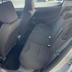 Peugeot 308 Phase 1 Confort Pack 1.6 HDi 92ch FAP BLUE LION Br&eacute;al-sous-Montfort