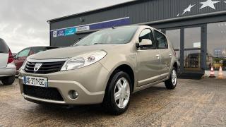 Dacia Sandero  - photo 0