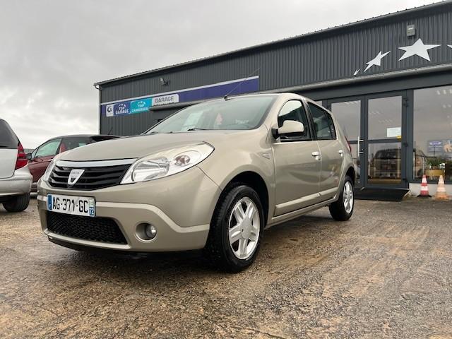 Dacia Sandero  - 4 990 €