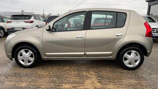 Dacia Sandero  - photo 1