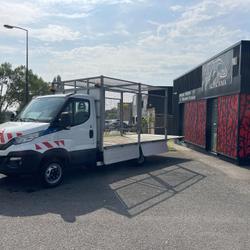 Iveco Daily GRILLAGEES HAYON ELEVATEUR DHOLLANDIA GAZ 35C14 FOURGON PLATEAU RIDELLES Tr&eacute;gueux
