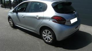 Peugeot 208  - photo 2