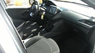 Peugeot 208  - photo 4