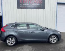 Volvo V40 - Momentum  D2 115 - 8 490 €
