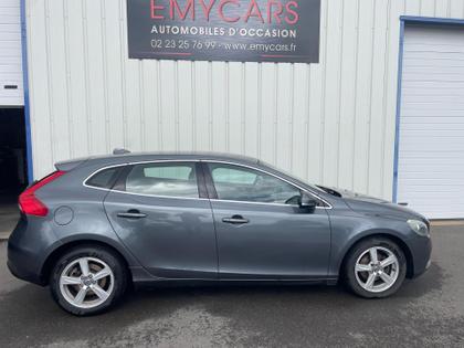 Volvo V40 - Momentum  D2 115 - 8 490 €