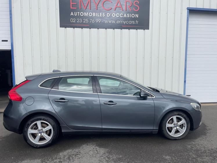 Volvo V40  - Momentum - 8 490 €