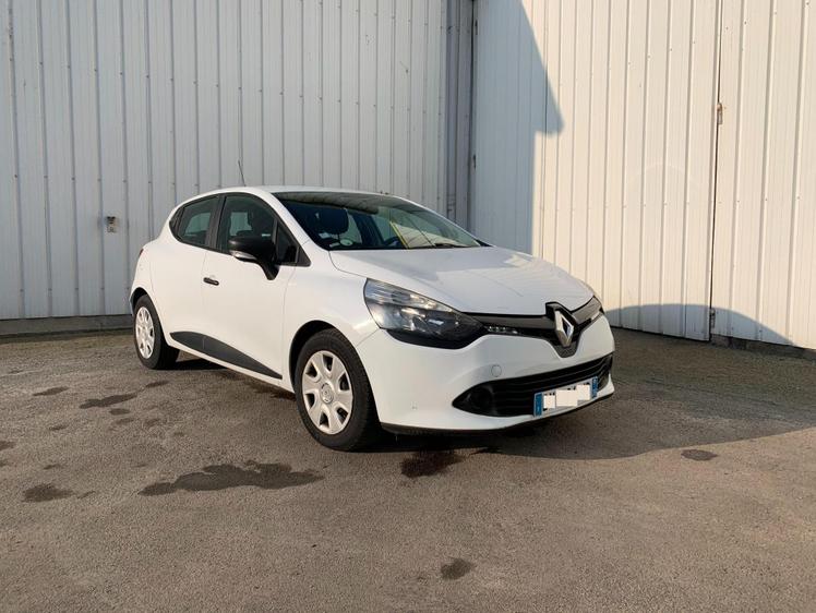Renault Clio  - 7 990 €