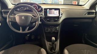 Peugeot 208  - photo 1