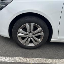 Peugeot 308 II Phase 2 Active Business 308 1.6 BlueHDi 100ch S&amp;S BVM5 Ch&acirc;teau-Gontier-sur-Mayenne