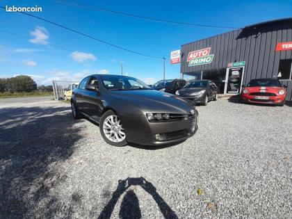 Alfa Romeo 159 - Distinctive  159 1.9 JTDm 16V - 6 590 €