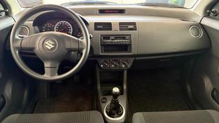 Suzuki Swift  - photo 1