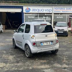 Microcar M.GO  Longu&eacute;-Jumelles