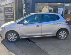 Peugeot 208 Plouguenast-Langast