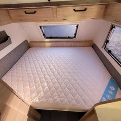 Capucine Autres Marques Silver 380 cp ( 3 couchages, WC,Deplace caravane) Mulsanne