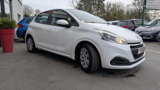 Peugeot 208  - photo 1