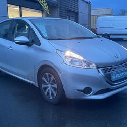 Peugeot 208 Active 1.4 e-HDi 68ch FAP BMP5 BLUE LION Plouigneau