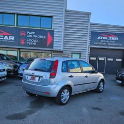 Ford Fiesta Ambiente 1.3i Sainte-Gemmes-sur-Loire