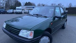 Peugeot 205  - photo 1