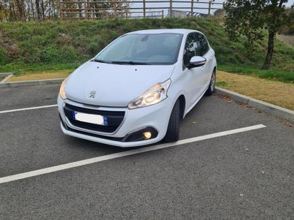 Peugeot 208 - Allure Business  208 1.6 BlueHDi 100ch S&amp;S BVM5 - 8 990 €