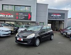 Renault Clio - Extrême Foncée  1.2 16V 75 eco2 - 4 499 €