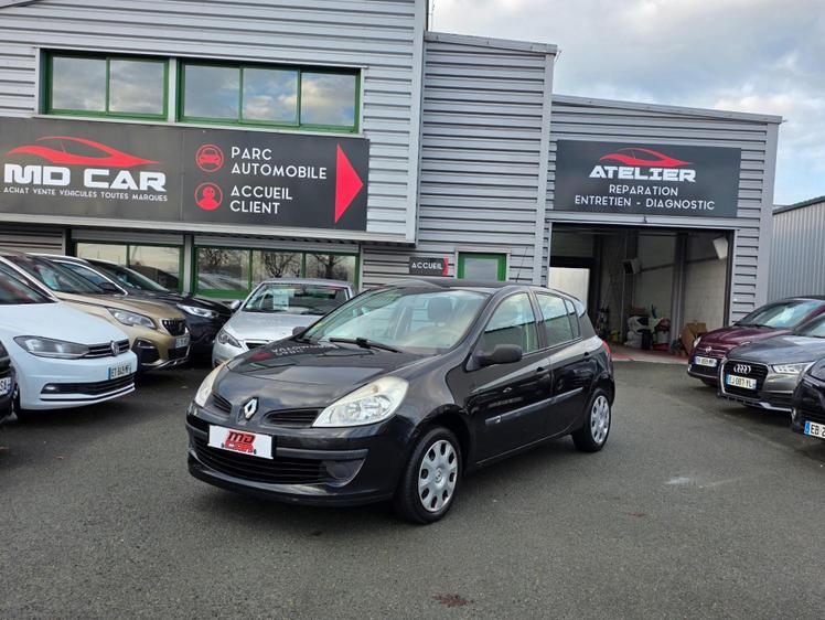 Renault Clio  - 4 499 €