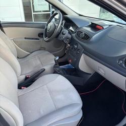 Renault Clio 3 Expression 1.2 16V 75 Guipry-Messac