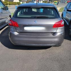 Peugeot 308 III Phase 1 Allure BlueHDi 130ch S&amp;S EAT8 Ch&acirc;telaudren-Plouagat