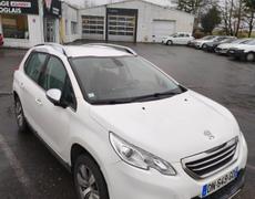 Peugeot 2008 - Allure  1.2 PureTech 82ch BVM5 - 6 990 €