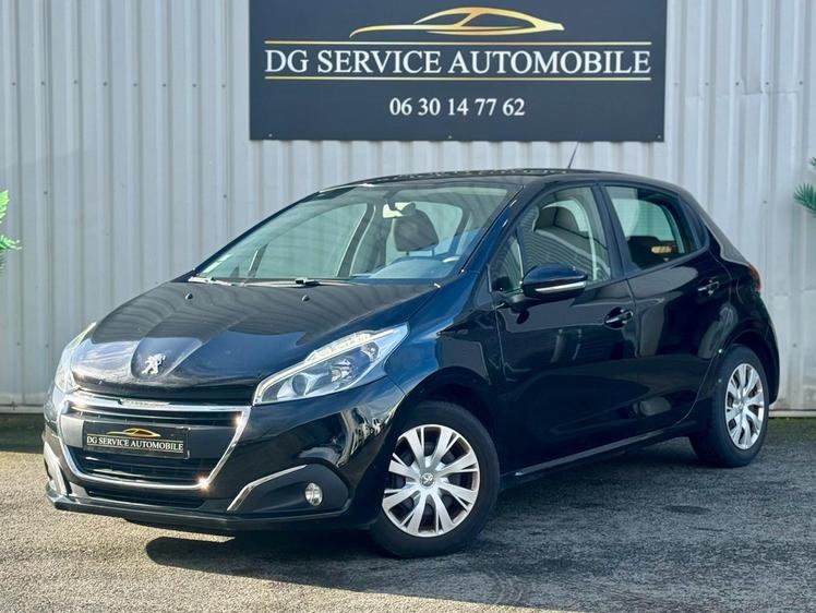 Peugeot 208  - 7 990 €