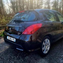 Peugeot 308 III Phase 1 Allure 1.6 e-HDi 112ch FAP BMP6 BLUE LION Saint-Herblain