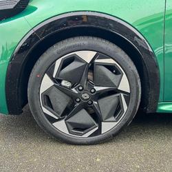 Renault Clio 6 Techno E-tech Full Hybrid 160CH Segr&eacute;-en-Anjou Bleu