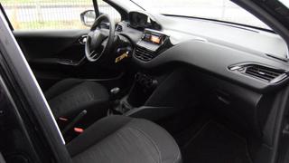 Peugeot 208  - photo 4