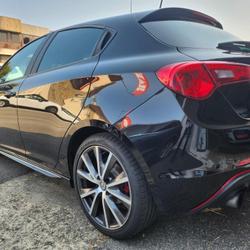 Alfa Romeo Giulietta Lusso S&eacute;rie 2 1.4 TB MultiAir 170 ch S&amp;S TCT Alen&ccedil;on