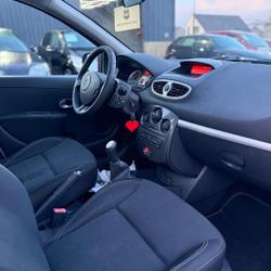 Renault Clio 3 Authentique Euro 5 III dCi 75 eco2 Ch&acirc;teaugiron