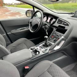 Peugeot 3008 Allure 1.6 BlueHDi 120ch S&amp;S BVM6 Les Trois-Moutiers