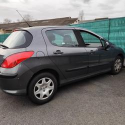 Peugeot 308 III Phase 1 Confort 1.6 HDi 90ch BLUE LION Angers