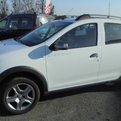 Dacia Sandero Stepway Blue dCi 95 Saint-L&eacute;ger-de-Montbrillais
